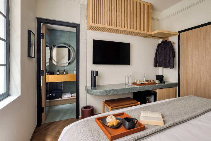 Room 28 of 120
