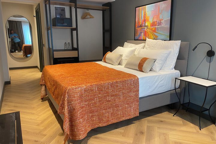 Room 15 of 51