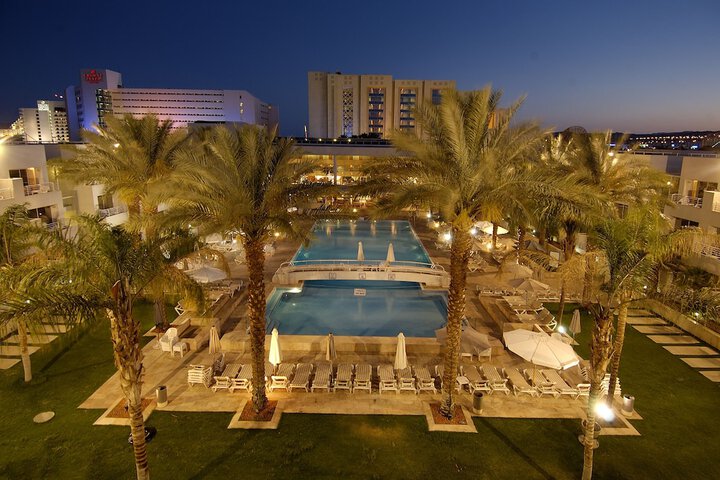 Hotel Pool