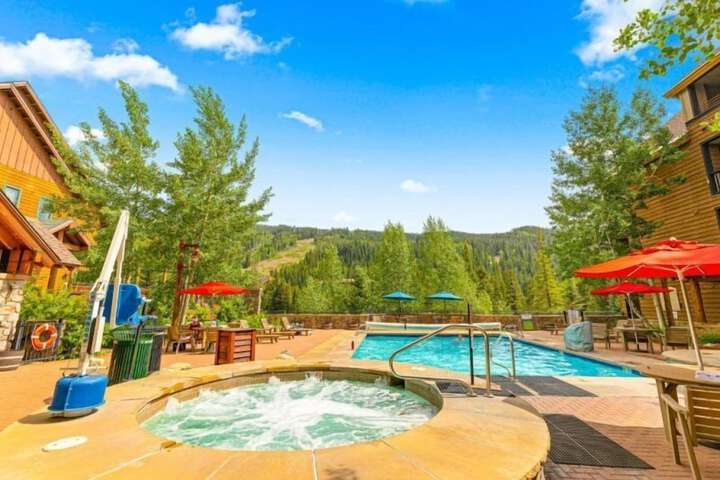 1 Bedroom Mountain Condo in River Run Village with Beautiful Mountain Views and Walking Distance to Ski