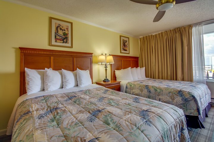 Standard 2 Queen Beds City View No Balcony (2 of 51)