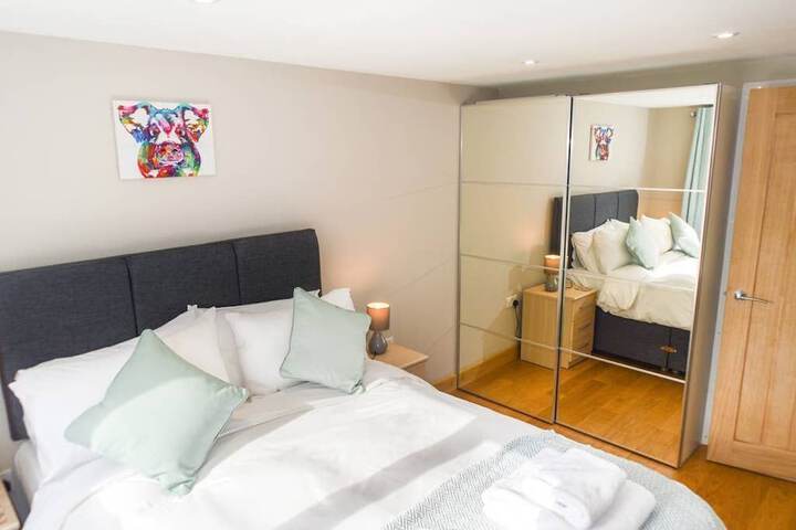 Room 4 of 24