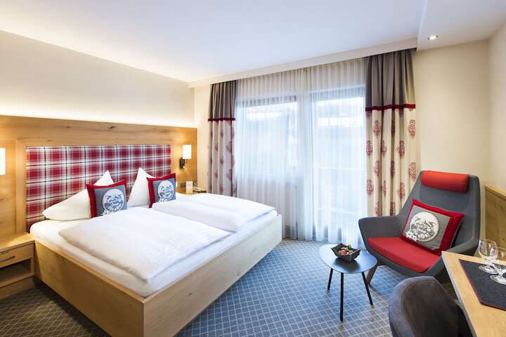 Room 4 of 93