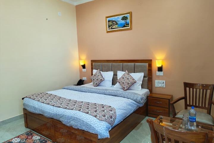 Room 4 of 38