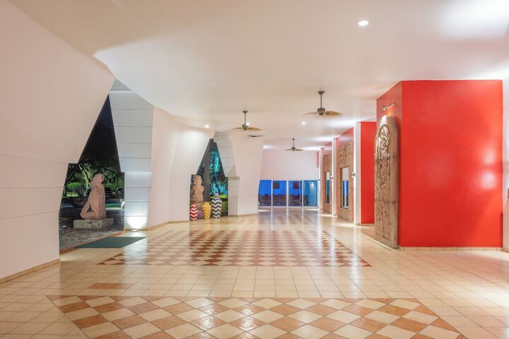 Hotel Interior 3 of 130