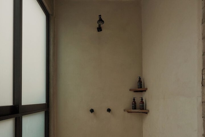 Room 53 of 80