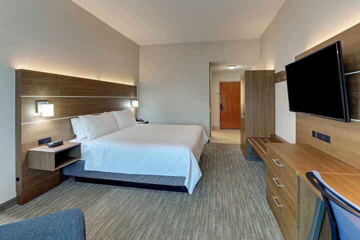 Standard | King Bed (12 of 25)