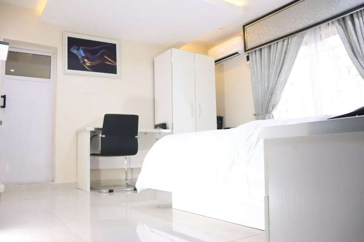 Room 9 of 31