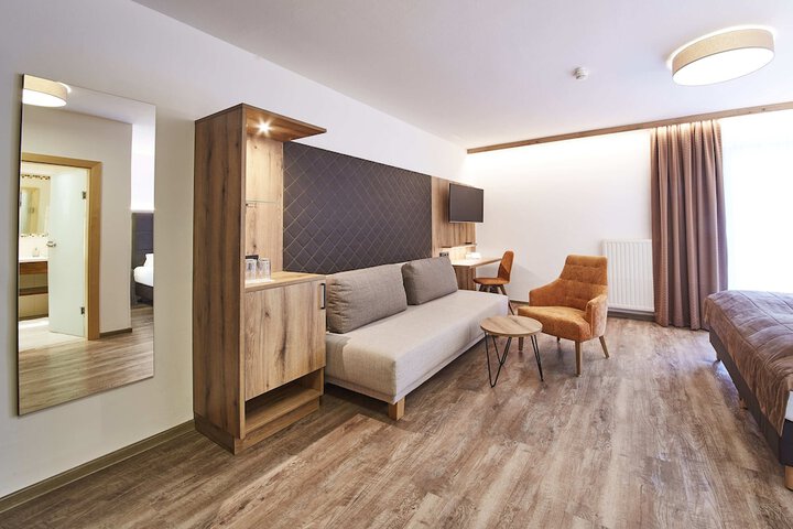 Room 26 of 189