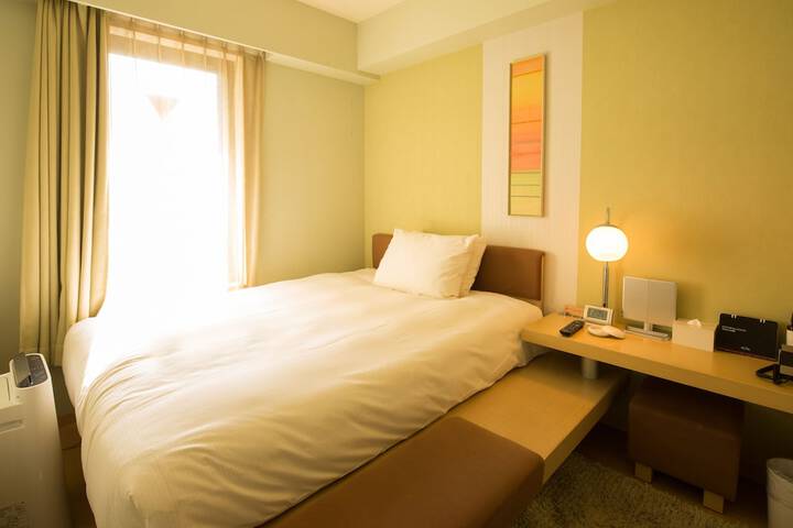Room 13 of 127