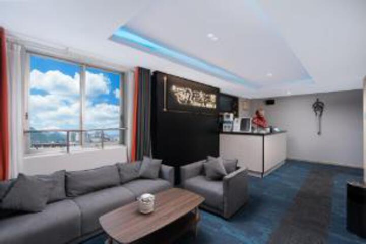 Class 3-2 Esports Hotel (Guilin Railway Station Branch)