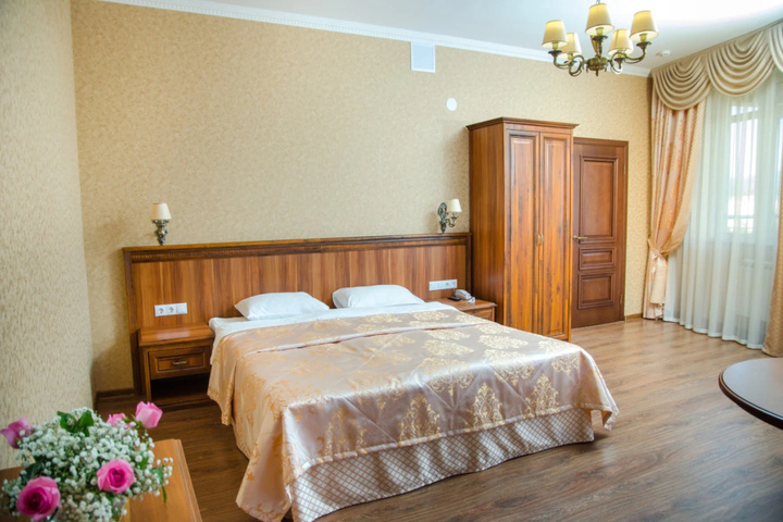 Room 27 of 28