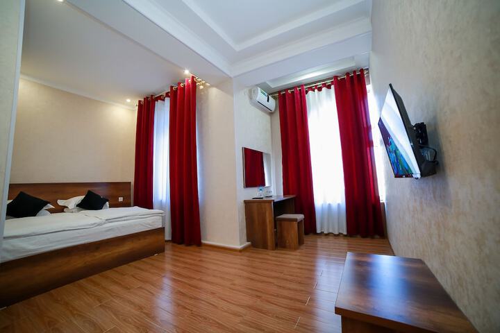Room 17 of 34