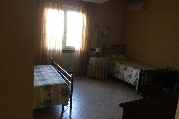 Room 8 of 29