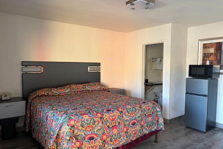 Room 4 of 20