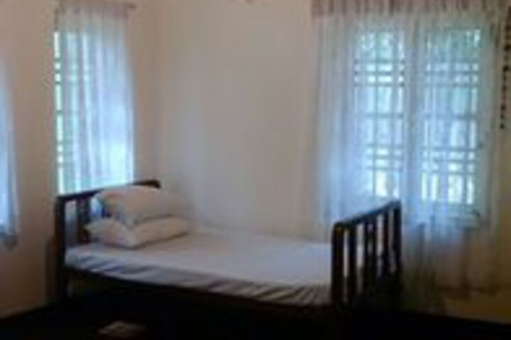Room 8 of 11
