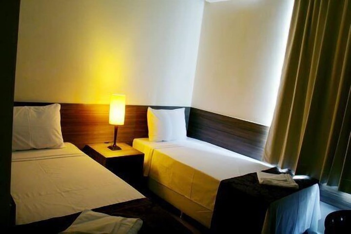 Room 12 of 53