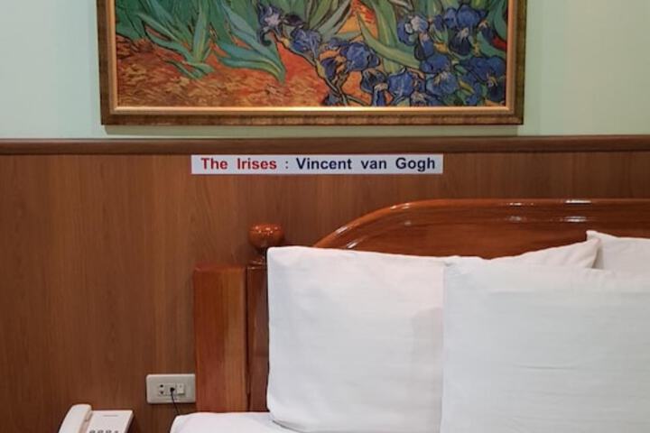 Room 11 of 50