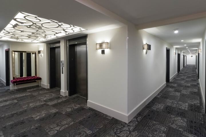 Ballroom/Hall 67 of 79
