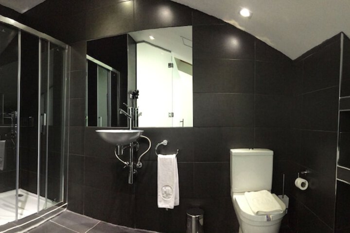 Room 44 of 60