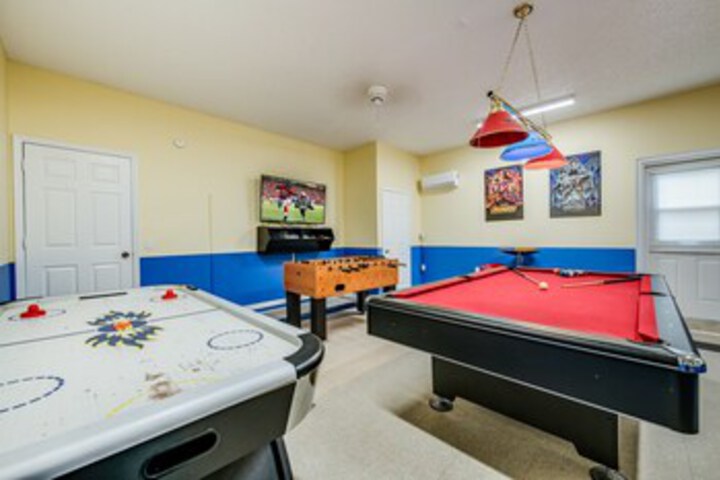 Room 173 of 272