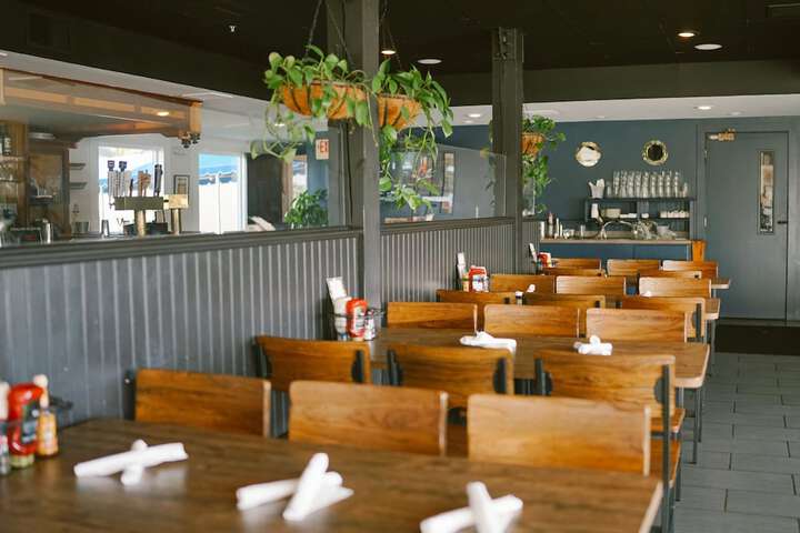 Dining 79 of 98