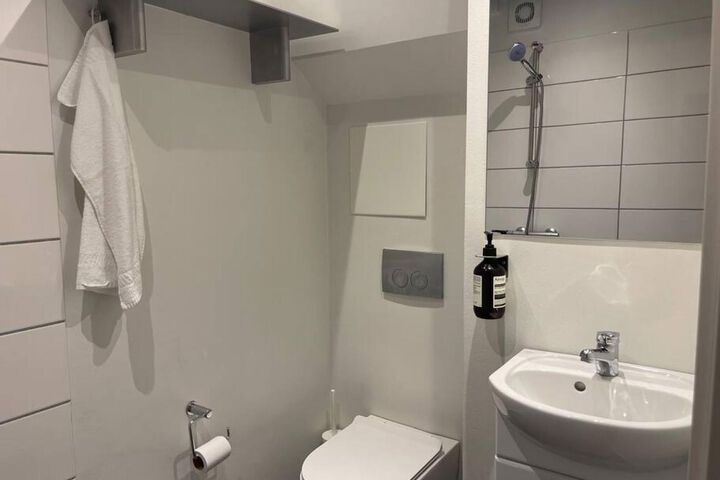 Room 30 of 69