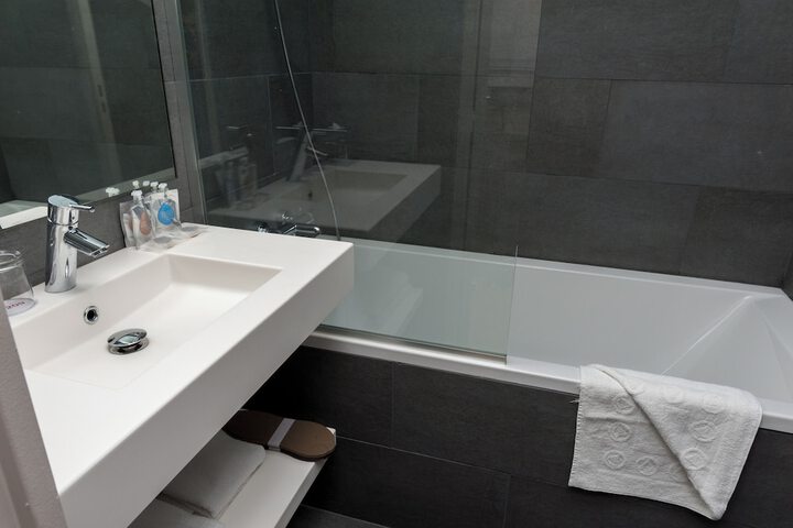 Room 10 of 39