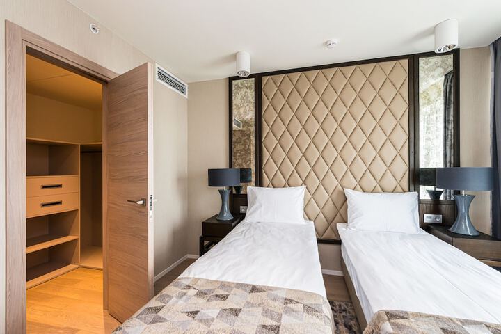 Room 3 of 60