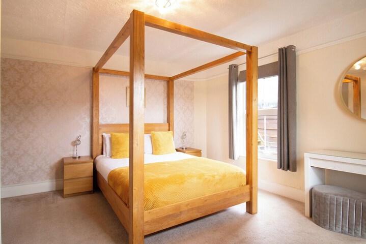 Room 12 of 42