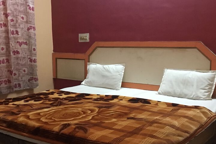 Room 13 of 25