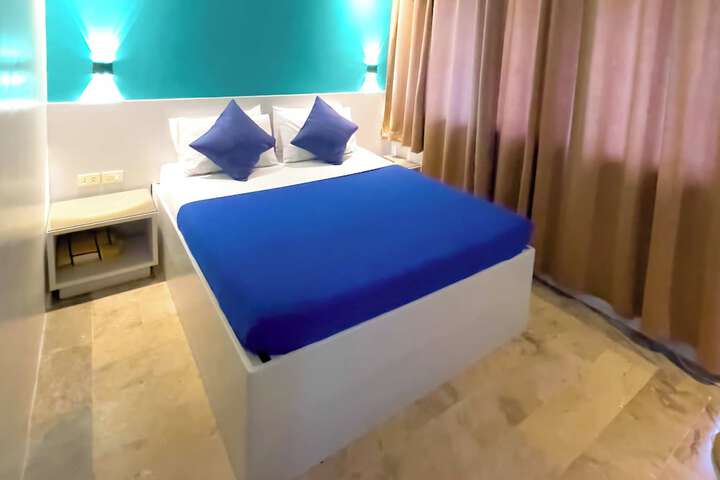 Room 38 of 62