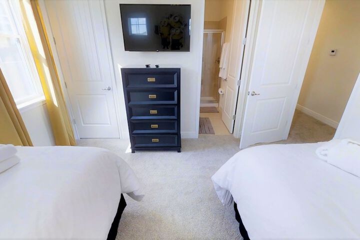 Room 3 of 44
