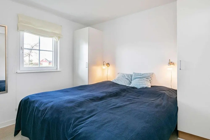 Room 2 of 18