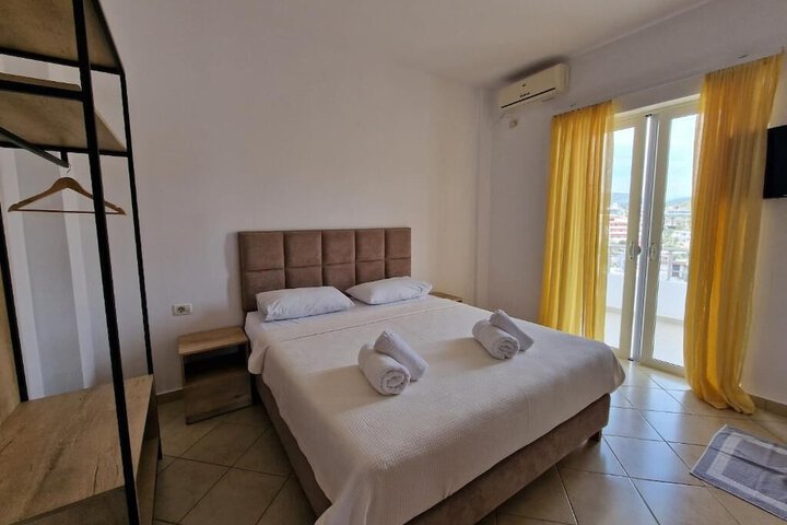 Room 14 of 68