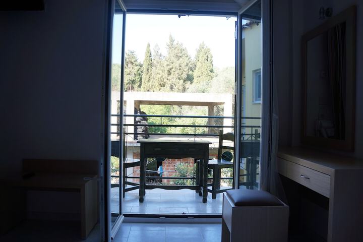 Room 8 of 35