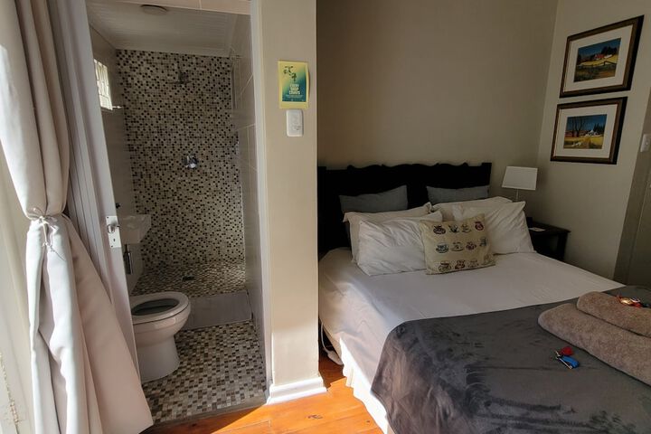 Room 17 of 106