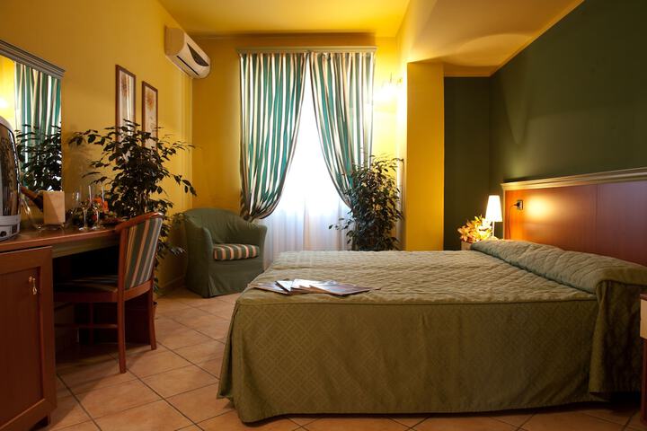Room 11 of 26