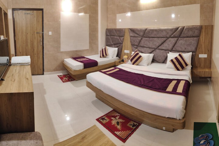 Room 6 of 19