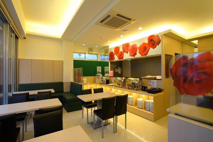 Dining Photos