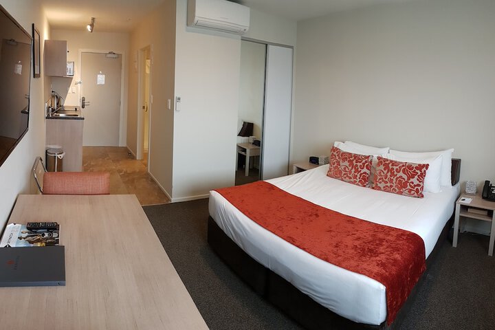Room 11 of 34