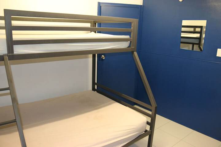 Room 3 of 10