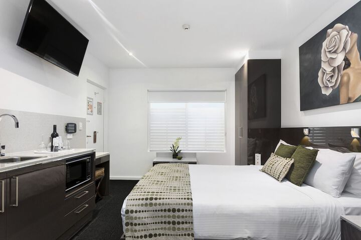Room 16 of 40