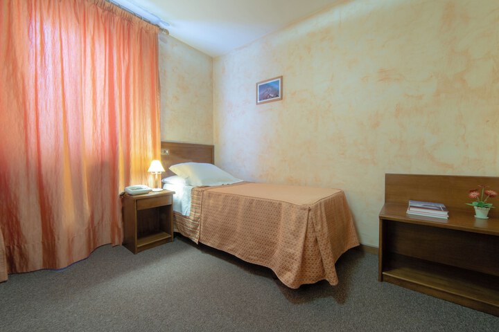 Room 16 of 75