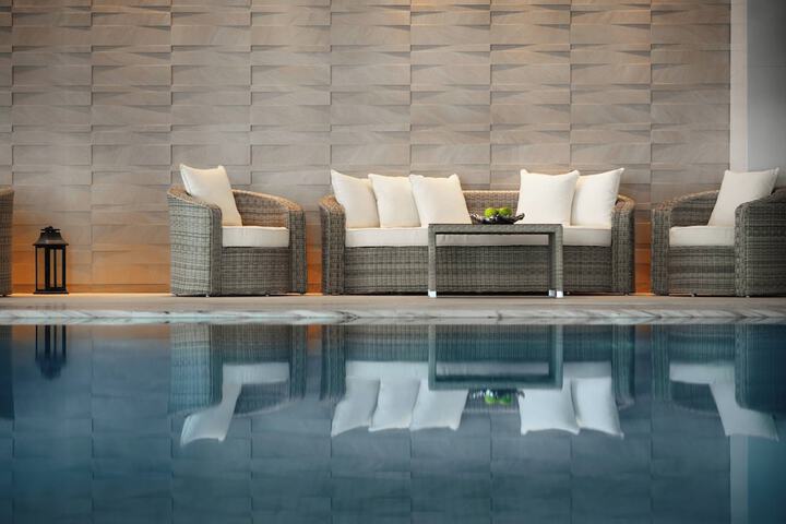 Pool 115 of 212