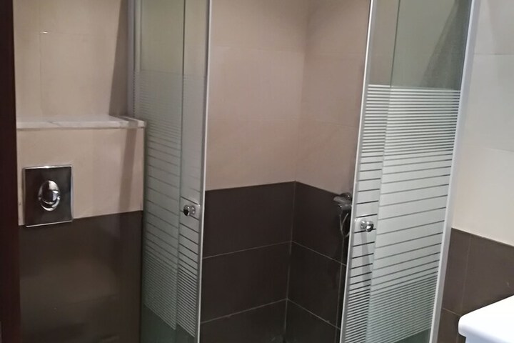 Room 14 of 16