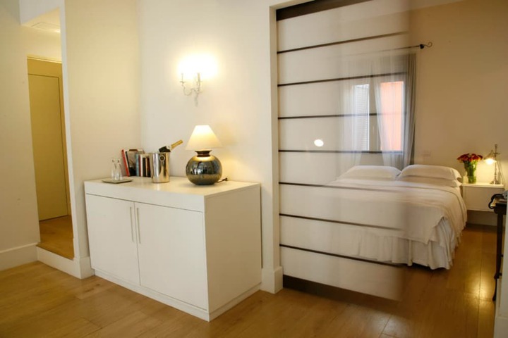 Room 5 of 32