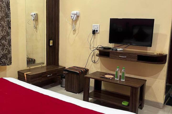 Room 16 of 33
