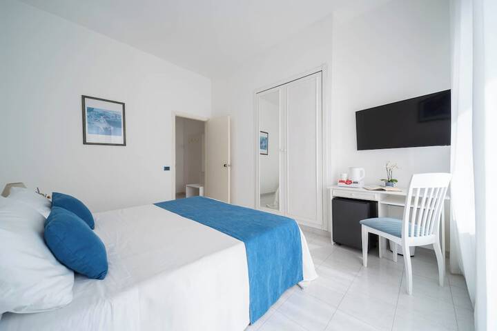 Room 44 of 94