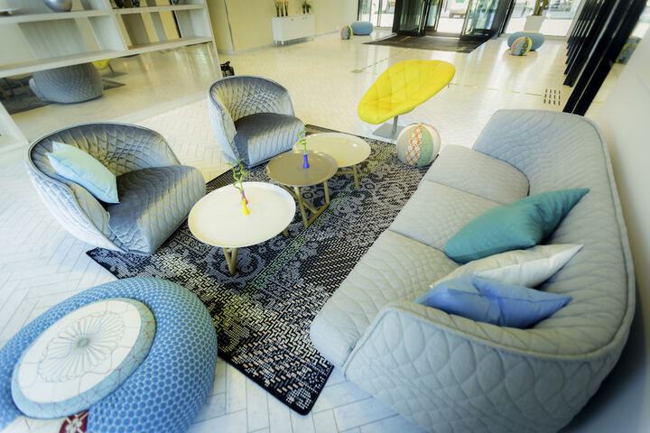 Entrance & Lobby
